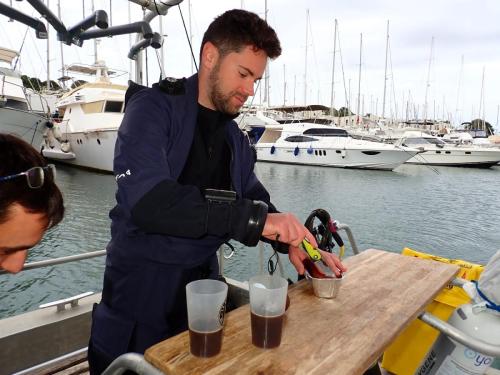 on n'oublie pas le café…en quittant le port